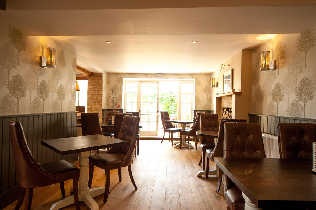 The Wychwood Inn Shipton under Wychwood Exterior photo