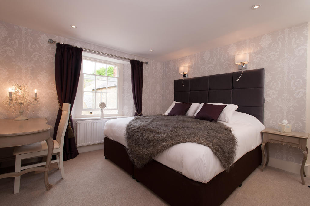 The Wychwood Inn Shipton under Wychwood Room photo