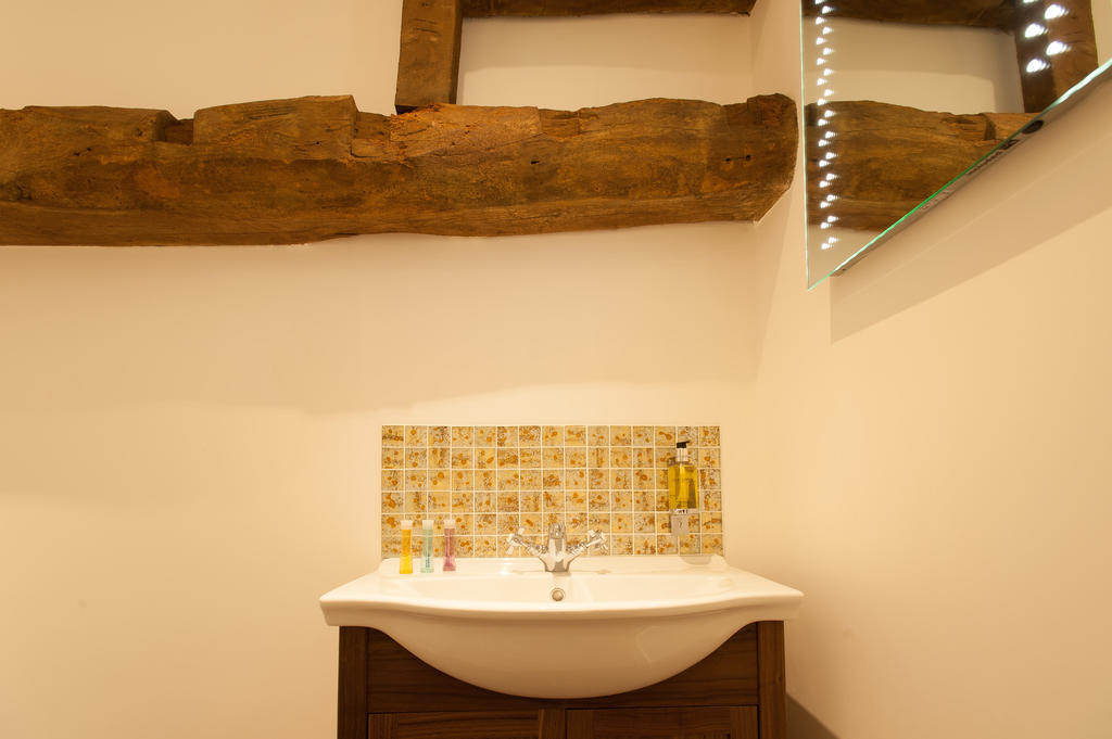 The Wychwood Inn Shipton under Wychwood Room photo