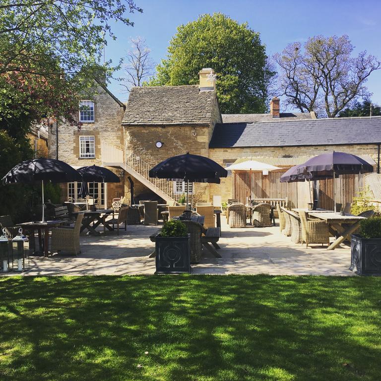 The Wychwood Inn Shipton under Wychwood Exterior photo