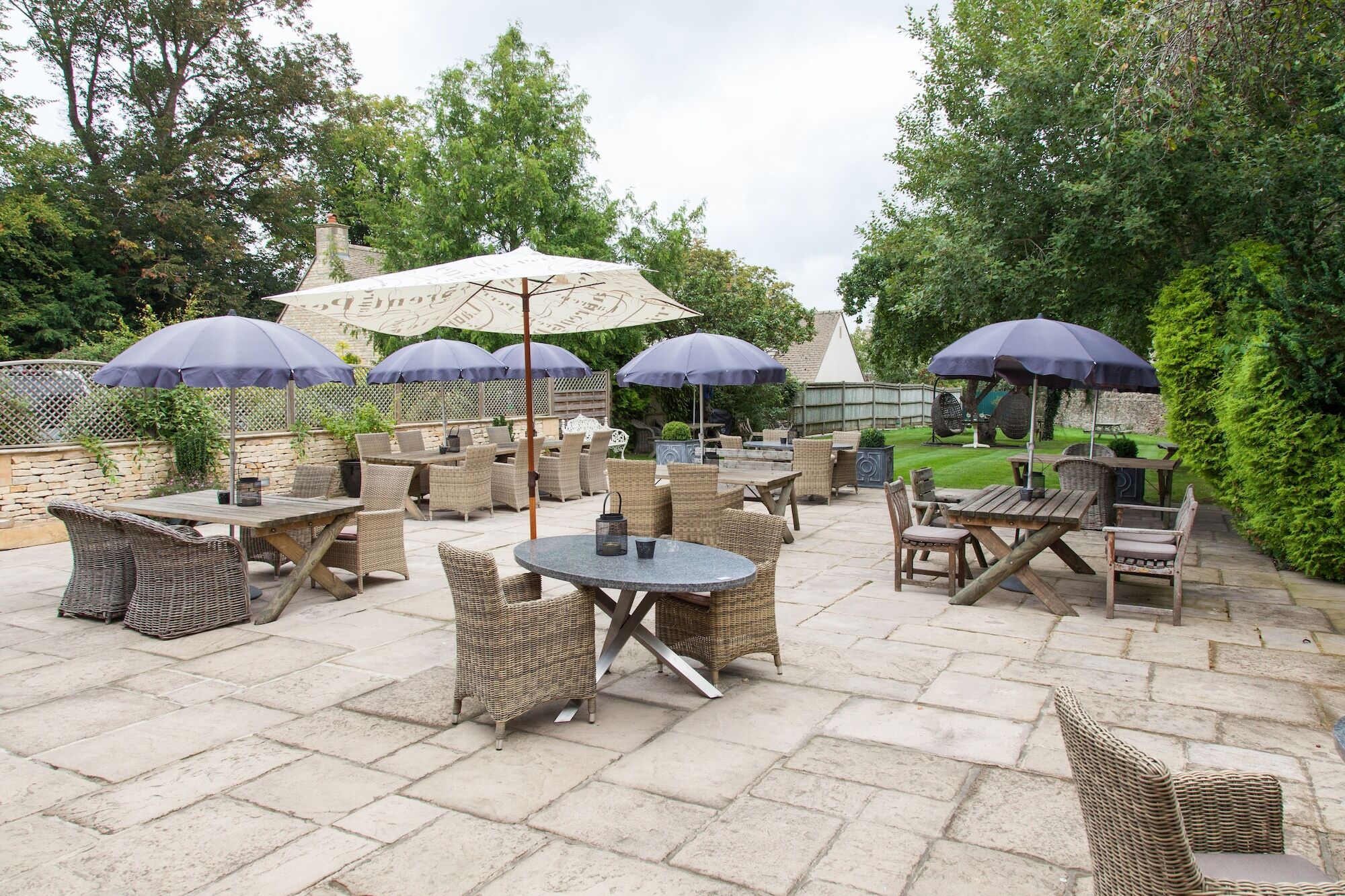 The Wychwood Inn Shipton under Wychwood Exterior photo